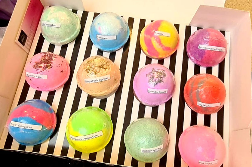 small-round-bathbombs-packaging